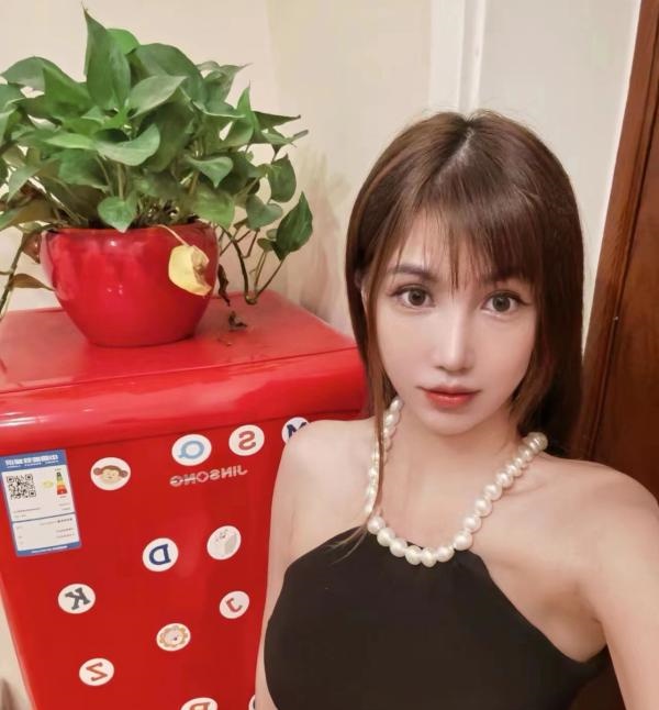 长腿御姐范朵朵