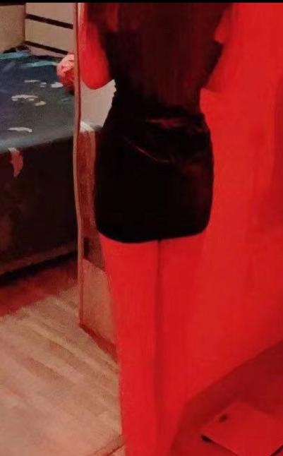 克拉广场大奶妹