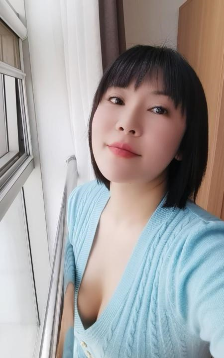 南京虹悦城佩妮