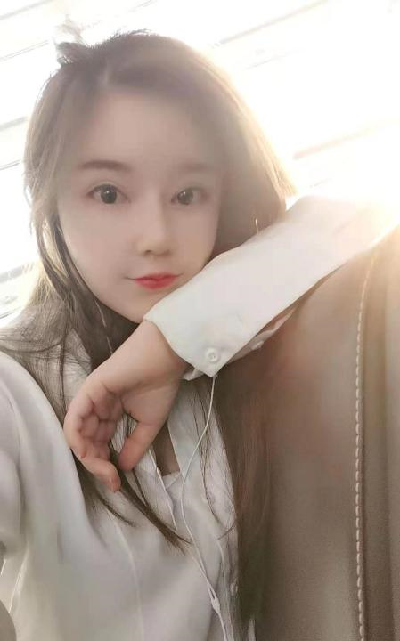 龙华性感小姐姐