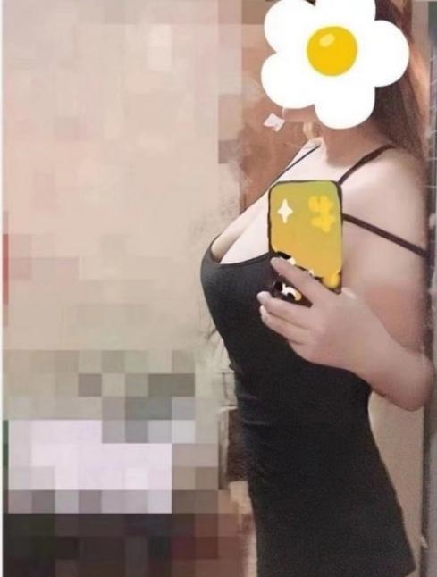 南坪万达丰满大胸妹