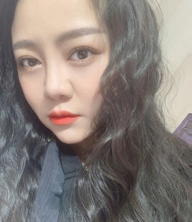 南坪万达丰满大胸妹