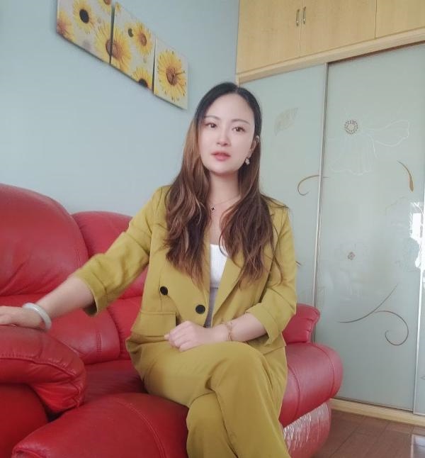 宽窄巷子丰满少妇