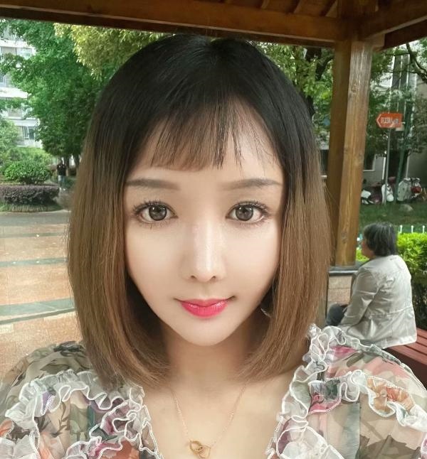南京雨花台短发妹子
