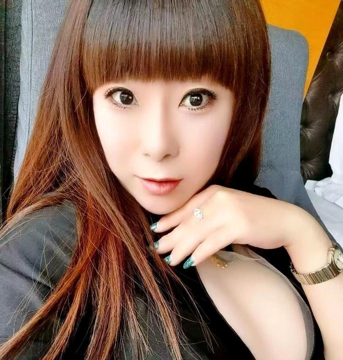 大胸少妇