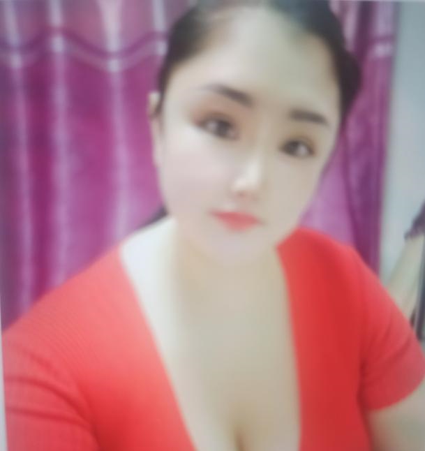 丰满大胸妹