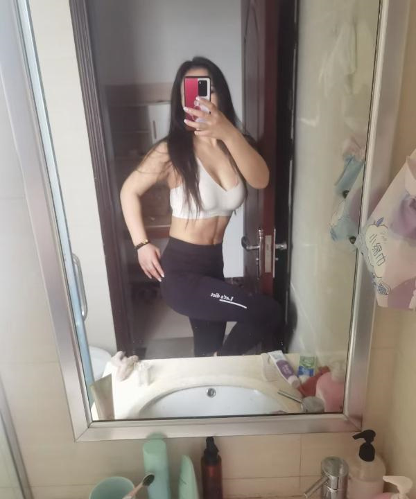 开花板思思姐