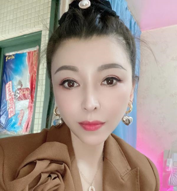 成都大奶翘屁股