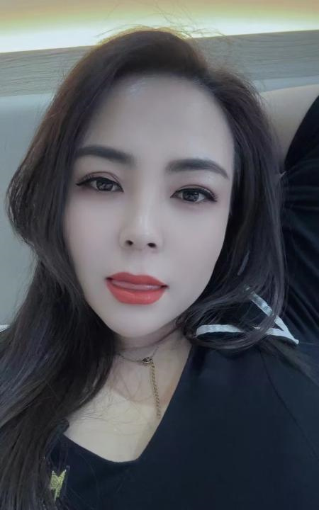 济南鹊华少妇