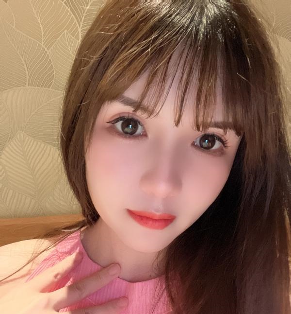 网红脸漂亮小姐姐