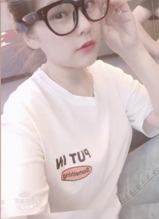 纯情皮肤白嫩