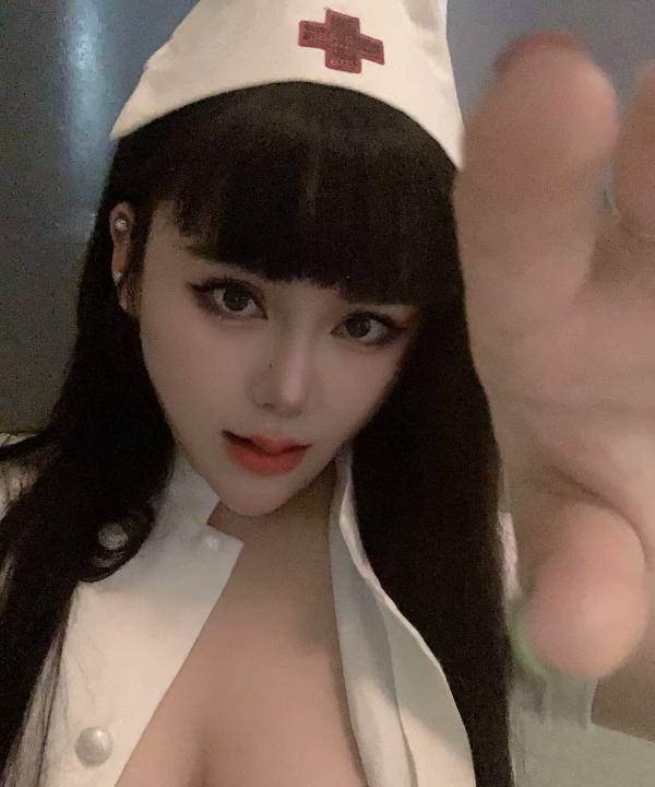 静安巨乳美女