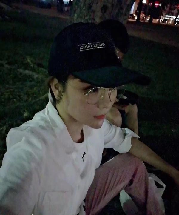 三通颜值骚美女