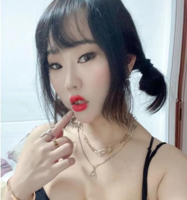 骚妇黑寡妇
