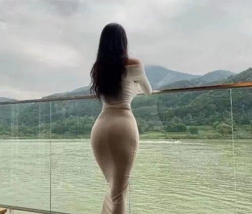 福州高挑苗条美女