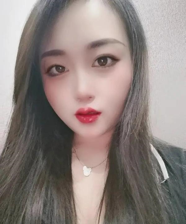 融创中心芳芳妹妹