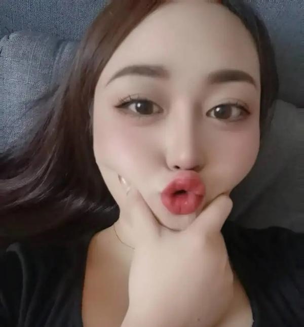 融创中心芳芳妹妹