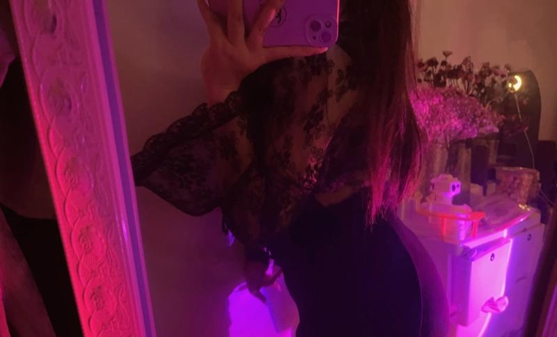 硚口制服包臀裙少妇