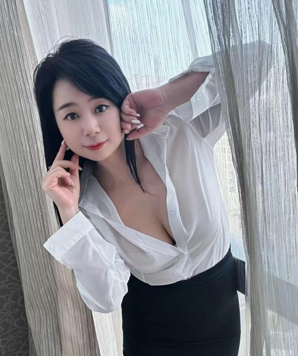嘉禾珊珊美妇