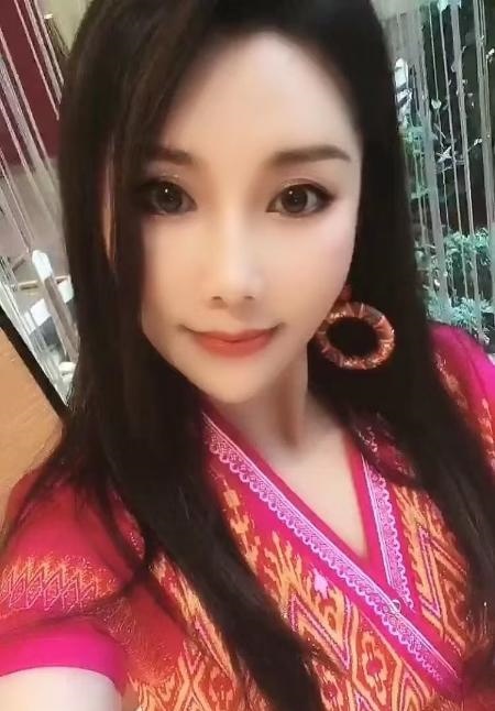 普陀苗族姑娘