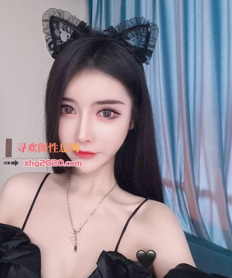 身材颜值不错的小姐姐