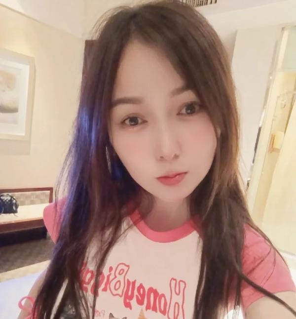 塘沽粉嫩蜜桃臀小嫩鸡
