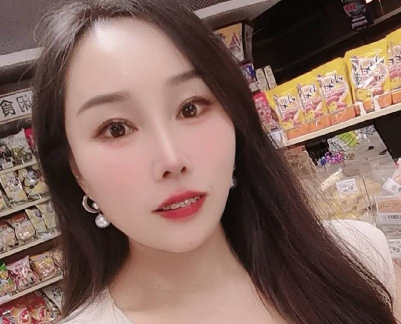 南湖卖衣服少妇