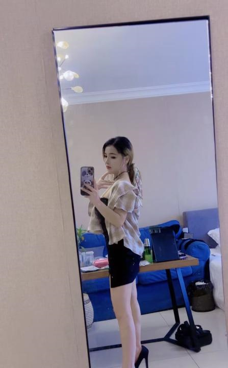 广州天河可舌吻美女