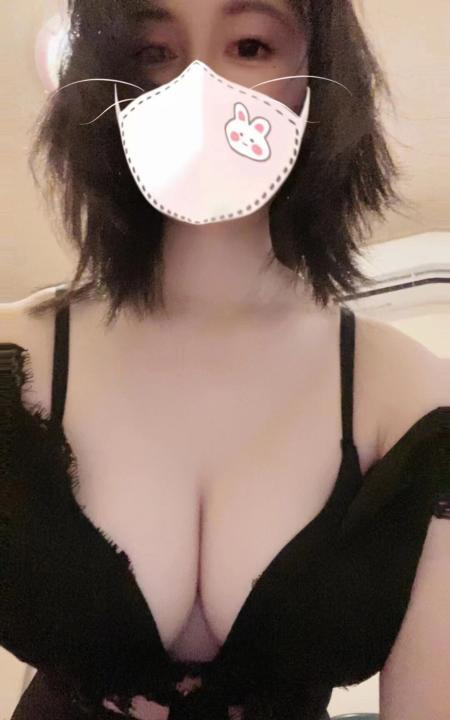 E奶熟女姐姐