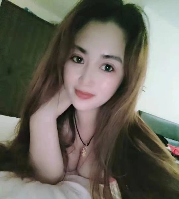 成都大胸少妇瑜瑜