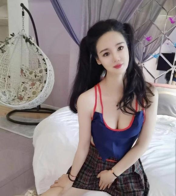 翘臀悠悠