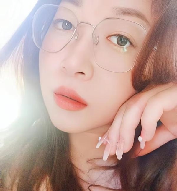 丰满激情少妇