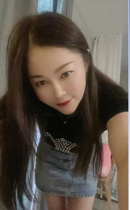 龙岗玲玲的大奶