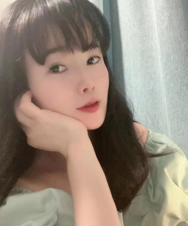 手推OL风御姐