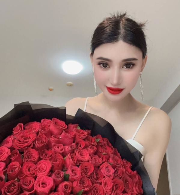 南山美女混血儿娜娜