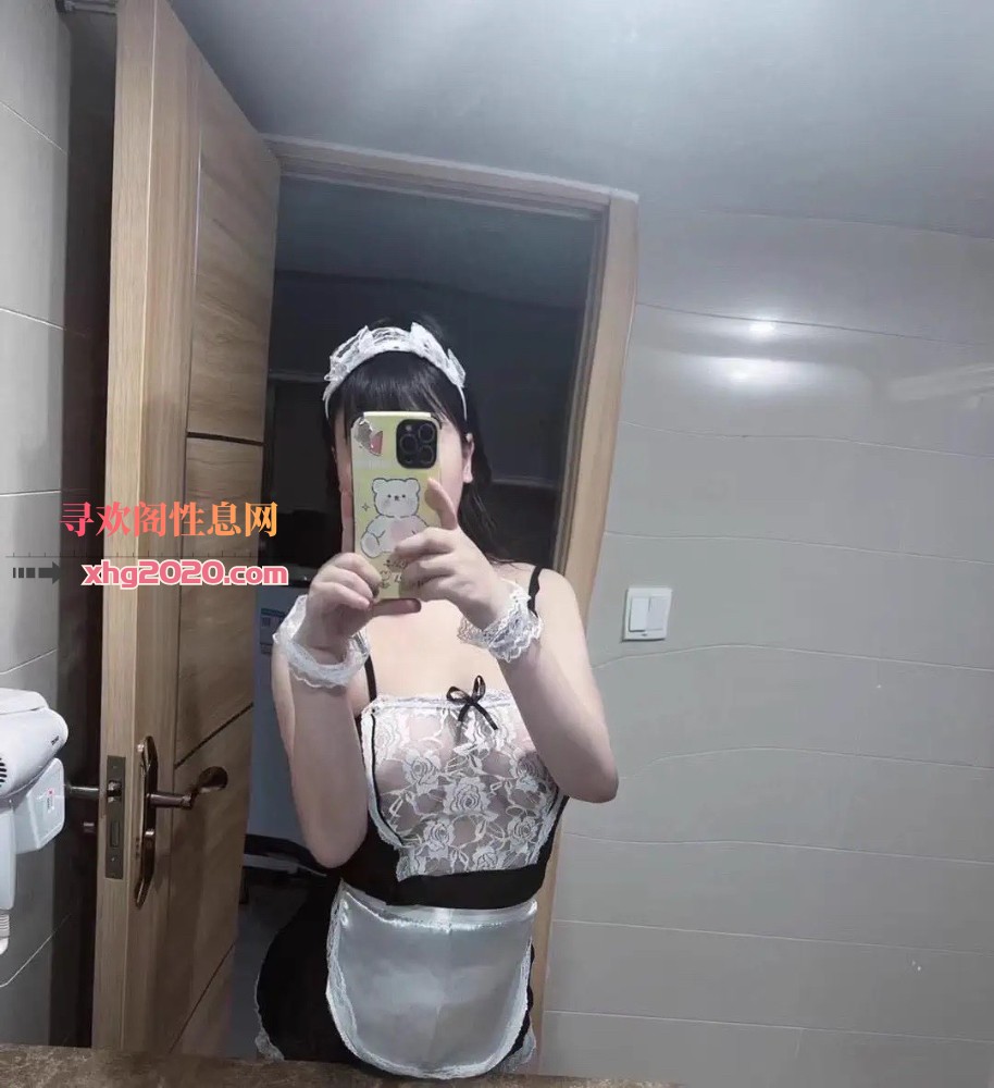 东湖大胸妹