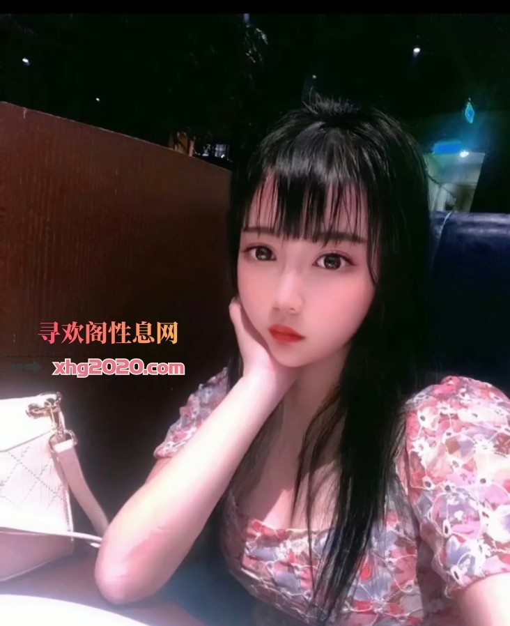 东湖大胸妹