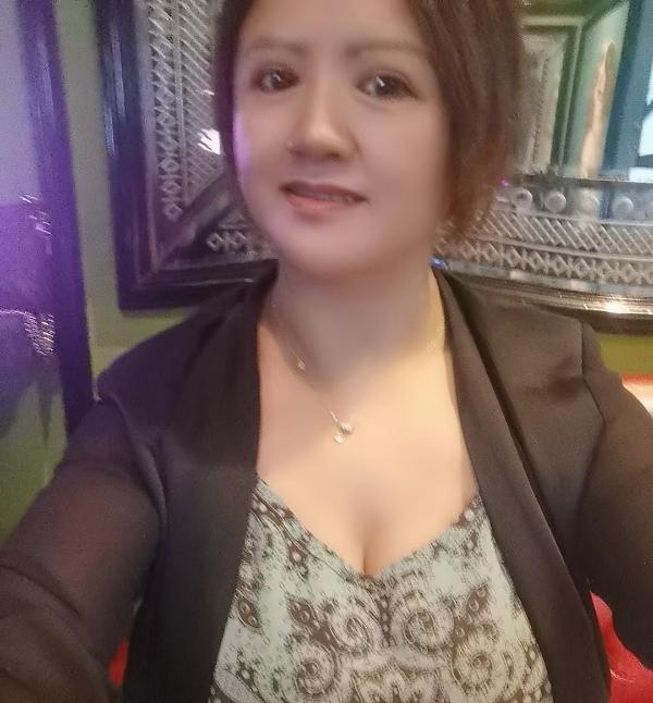 会潮喷的大胸熟女