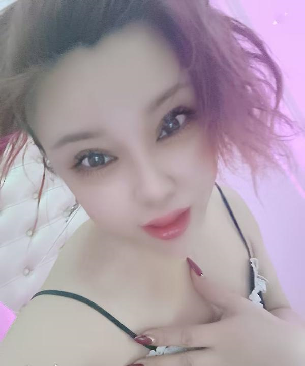 妩媚淫荡大奶少妇