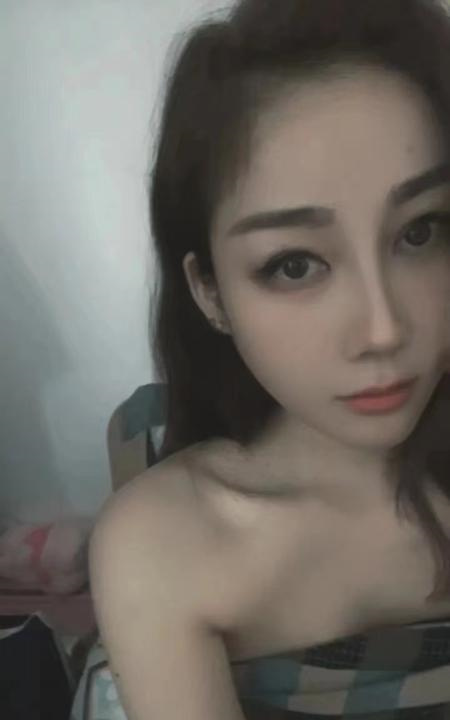 有情人感觉的小妹