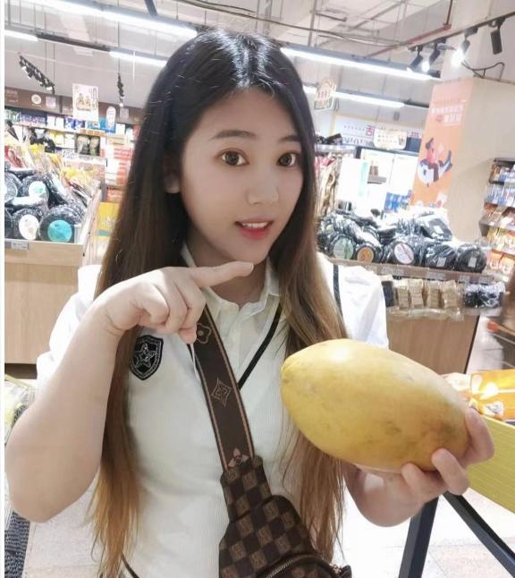 布吉甜美衣衣