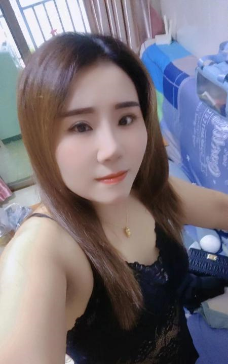 微胖大奶少妇