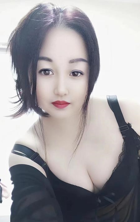 大奶少妇小安琪