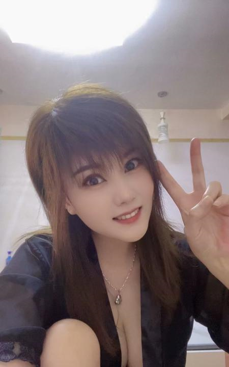 千灯少妇