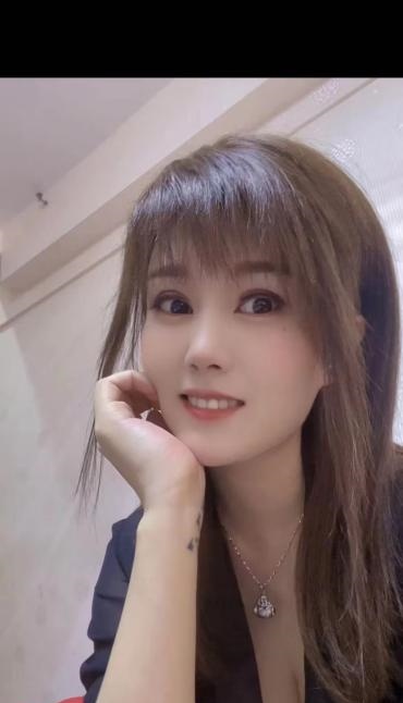 千灯少妇
