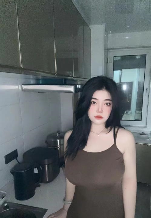 刚出海的大奶小妹