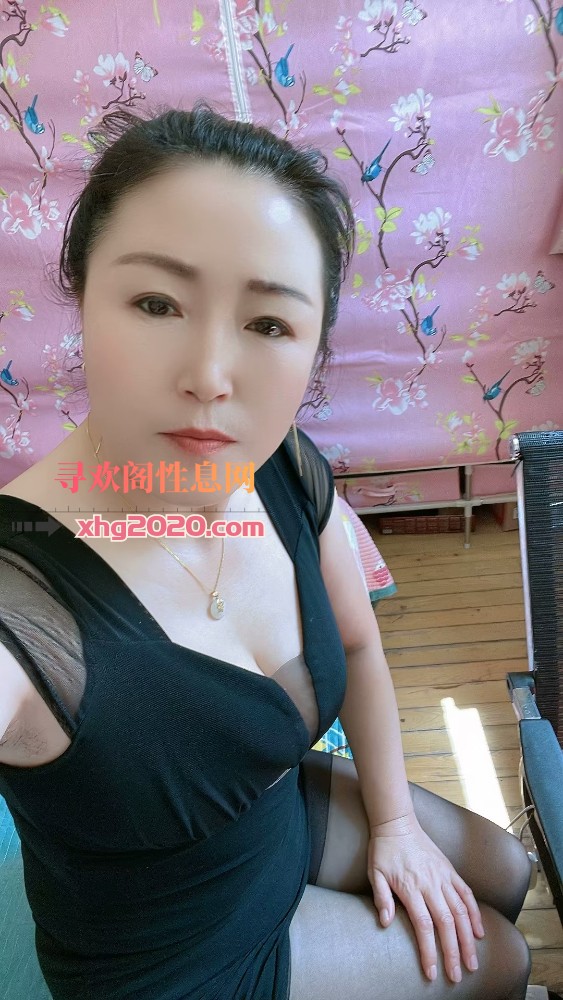 黑丝熟女