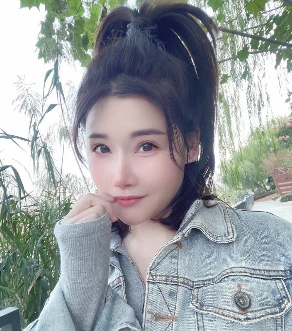 苗条骨感 阿媚
