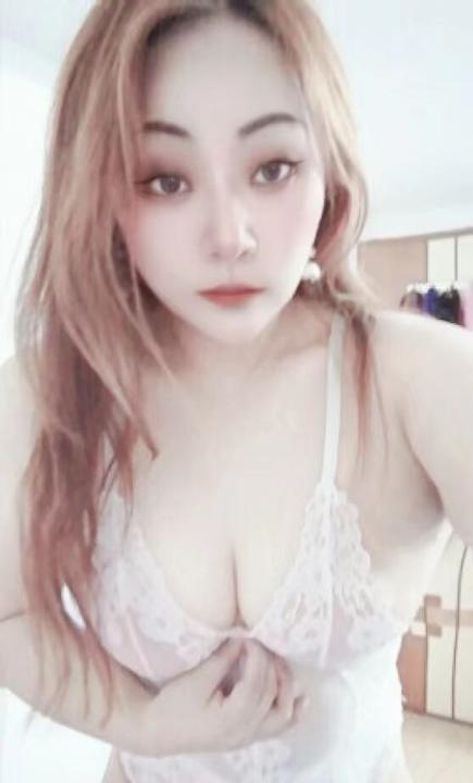 海珠道具巨乳妹子格格