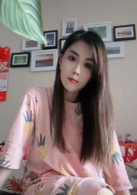 桥北小区里大胸小姐姐